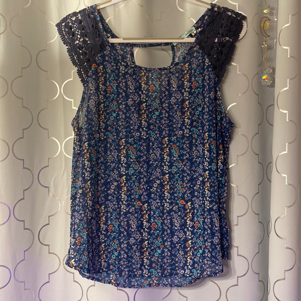 🌸💙Maurices Floral Tank Size L
